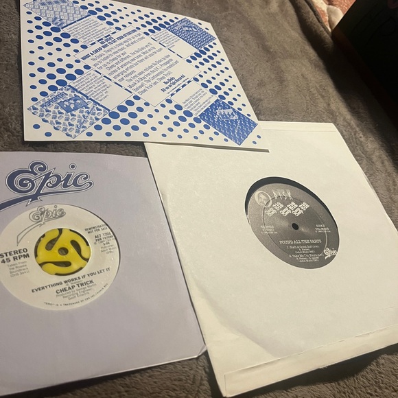 Cheap Trick Found all The Parts 10” EP & Bonus 45 RPM Everything Works. Rare NM - Picture 3 of 12